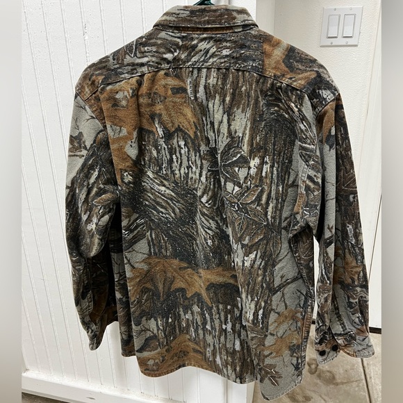Men’s Medium Cabela’s Button Down Hunting Shirt - Picture 6 of 8